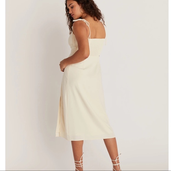 Backyard Roses Cream Kite Midi Dress NWOT - Picture 3 of 10